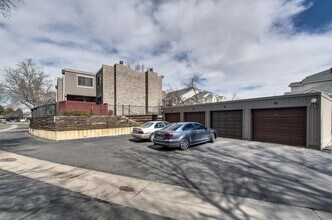 1152 S Yosemite Way in Denver, CO - Building Photo - Building Photo