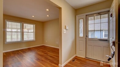 18 Thomas Paine Dr in Monroe Township, NJ - Building Photo - Building Photo