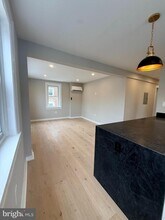 258 Haverford Ave in Narberth, PA - Foto de edificio - Building Photo