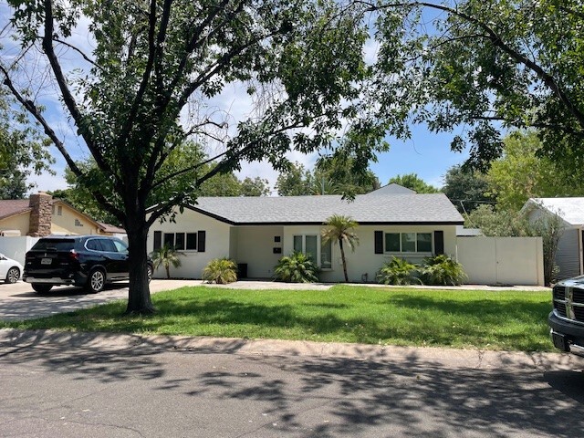 137 E Vista del Cerro Dr in Tempe, AZ - Foto de edificio