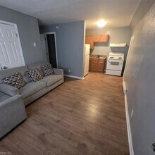 201 Dixie Ave, Unit A in Portsmouth, VA - Building Photo - Building Photo