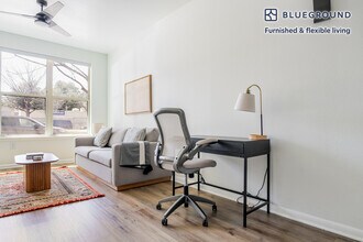 3210 Esperanza Crossing in Austin, TX - Building Photo - Building Photo