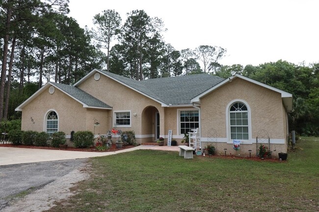 property at 909 Colonial Dr