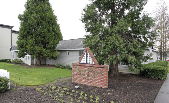 Rose Park Senior Apartments in Dundee, OR - Building Photo - Building Photo