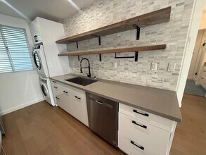 850 2nd St, Unit 304 in Santa Monica, CA - Foto de edificio - Building Photo