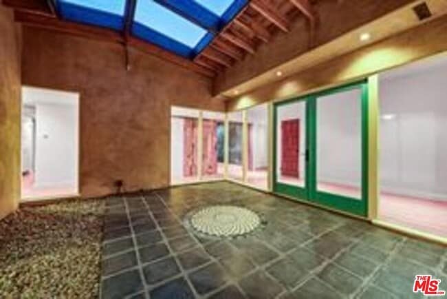 16141 Bayberry Pl in Los Angeles, CA - Building Photo - Building Photo