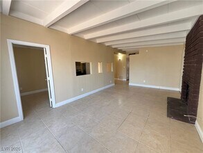 365 Upland Blvd in Las Vegas, NV - Building Photo - Building Photo