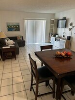 8600 SW 212th St, Unit 207 in Cutler Bay, FL - Building Photo