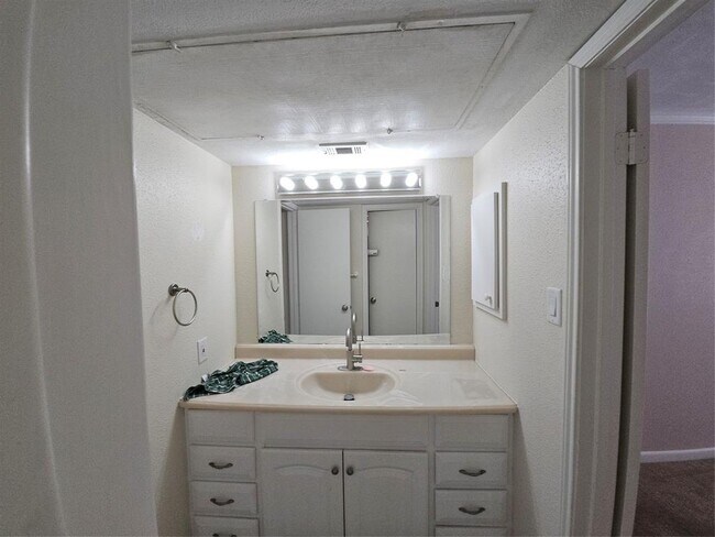 2350 Bering Dr in Houston, TX - Building Photo - Building Photo