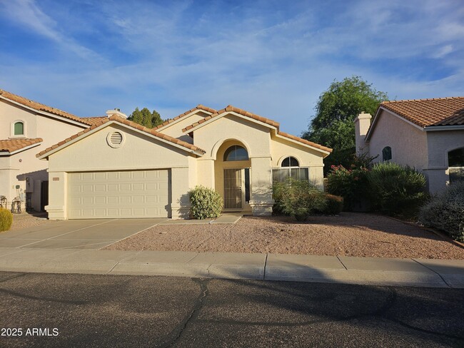 10043 E Gray Rd in Scottsdale, AZ - Building Photo - Building Photo