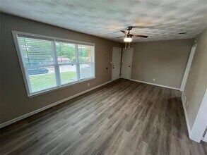 3225 S Tyler St in Dallas, TX - Building Photo - Building Photo