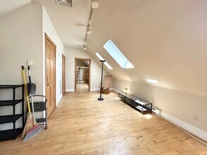 87 Hillside St, Unit 3 in Boston, MA - Building Photo - Building Photo