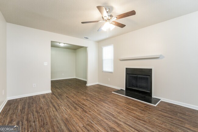 5439 Farmview Close in Stone Mountain, GA - Building Photo - Building Photo