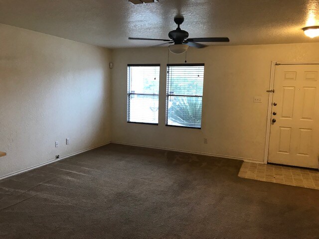 9910 Amber Ledge in San Antonio, TX - Building Photo - Building Photo