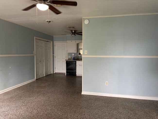 127 Danos Ln in Belle Chasse, LA - Building Photo - Building Photo