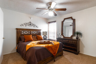 Las Colinas in Lubbock, TX - Building Photo - Interior Photo