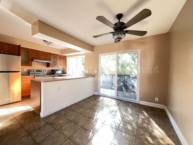 8075 Caminito de Pizza in San Diego, CA - Building Photo - Building Photo