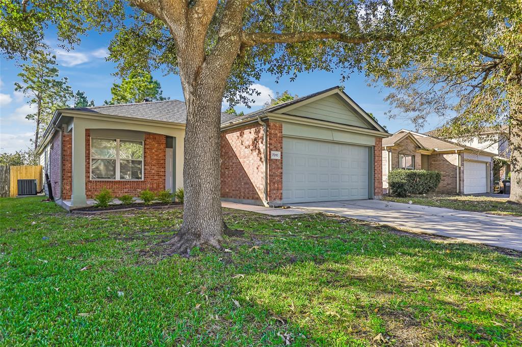 7310 Wisteria Chase Pl in Humble, TX - Building Photo