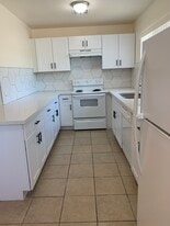 3302 W Loma Ln, Unit 4