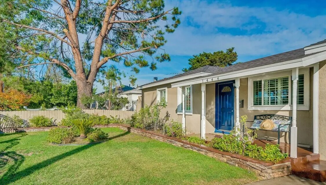 1444 N Clybourn Ave in Burbank, CA - Building Photo