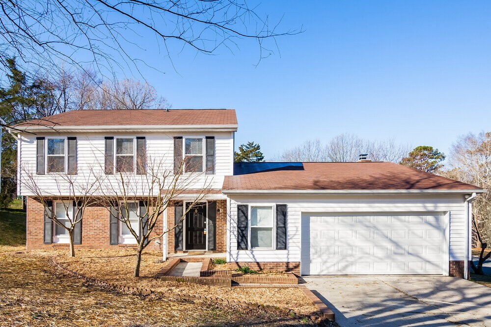 10800 Dungarvon Ct in Charlotte, NC - Building Photo