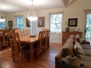 230 Saugatuck Ave in Westport, CT - Building Photo - Building Photo