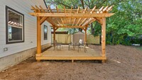 270 S Peach Ave in New Braunfels, TX - Building Photo - Building Photo