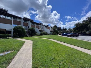 4515 Pine Meadows Rd in Orlando, FL - Building Photo - Building Photo