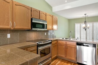 710 W Saragosa St, Unit Apt 202 in Chandler, AZ - Building Photo - Building Photo