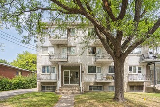 7415 Des Ormeaux Av in Montréal, QC - Building Photo - Building Photo