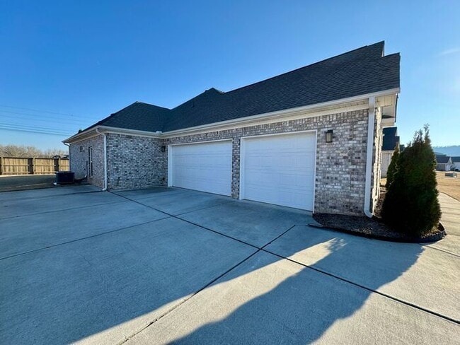 4353 SE Willow Bend Ln in Owens Cross Roads, AL - Building Photo - Building Photo