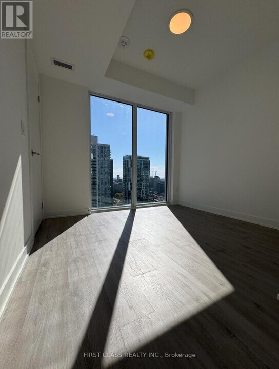 252-2252 Church St in Toronto, ON - Building Photo