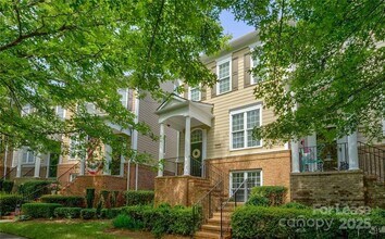1104 Drayton Ct in Fort Mill, SC - Building Photo - Building Photo