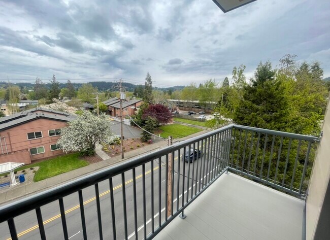 The Alturas in Eugene, OR - Foto de edificio - Building Photo