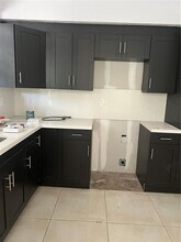 1444 NW 38th St in Miami, FL - Building Photo - Building Photo
