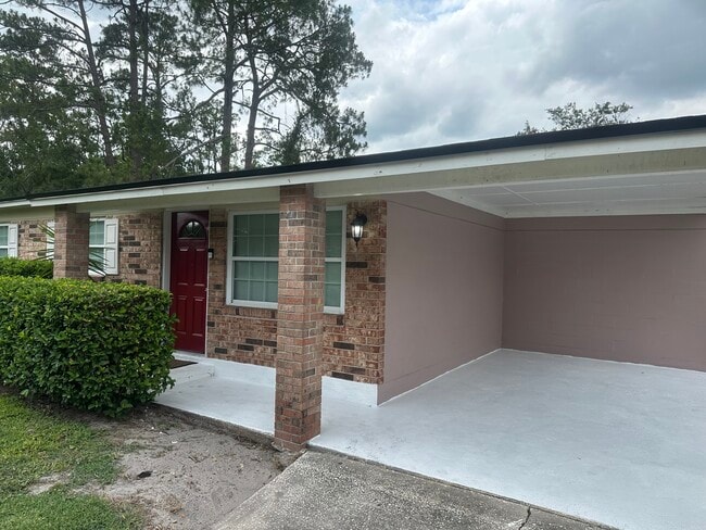 4261 Key Largo Dr in Jacksonville, FL - Foto de edificio - Building Photo