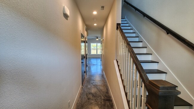 3319 Stoneway Ct in Champaign, IL - Foto de edificio - Building Photo