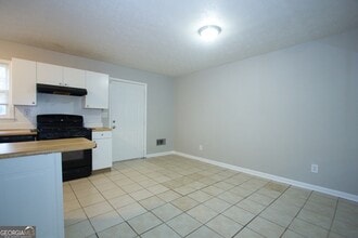 2139 Golfview Dr SE in Conyers, GA - Building Photo - Building Photo