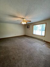 341 Twin Oak Dr in Altoona, WI - Building Photo - Building Photo