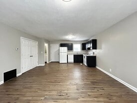 408 Bainbridge Ct in Lexington, KY - Building Photo