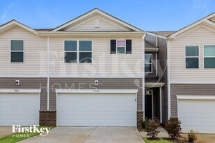 10743 Rivergate Dr NW in Huntersville, NC - Building Photo