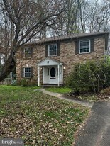 4098 Tarpon Ln in Woodbridge, VA - Building Photo