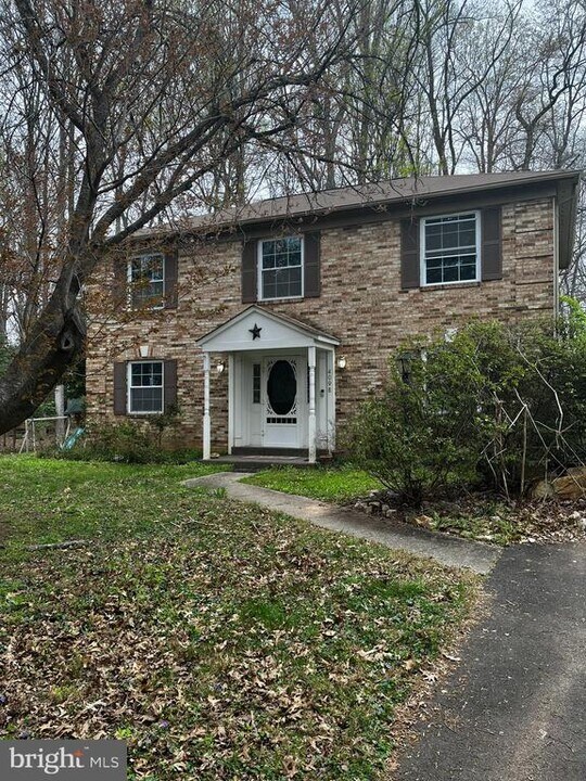 4098 Tarpon Ln in Woodbridge, VA - Building Photo