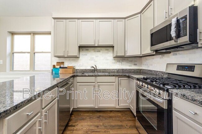 7254 S Bennett Ave in Chicago, IL - Building Photo - Building Photo