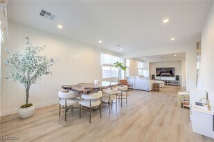 5404 Avent Ferry St in Las Vegas, NV - Building Photo