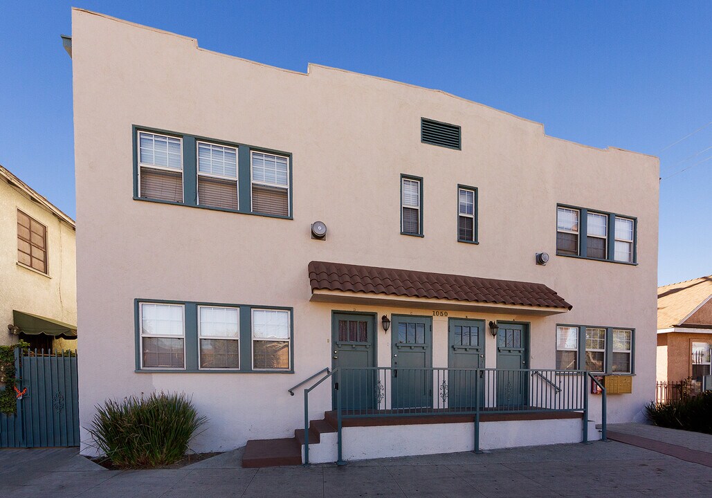 1050 E Hellman St in Long Beach, CA - Building Photo