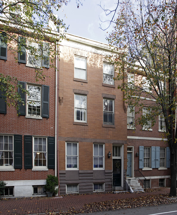 727 Spruce St in Philadelphia, PA - Building Photo