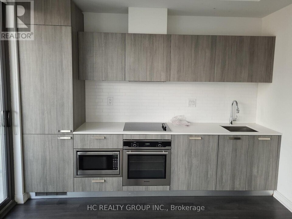 50A-1650 Charles St E in Toronto, ON - Building Photo