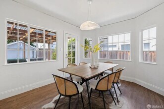 1115 Capuchino Ave in Burlingame, CA - Building Photo - Building Photo