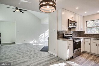 3803 Green Ridge Ct in Fairfax, VA - Building Photo - Building Photo